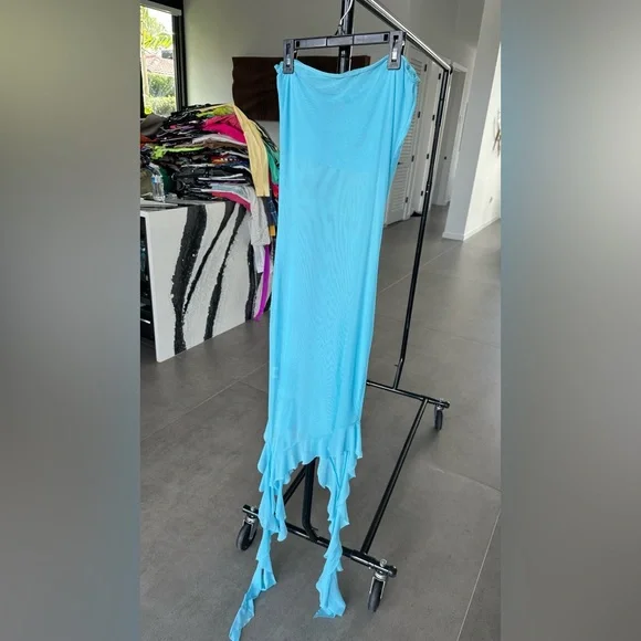 Strapless Blue Dress with Floral Detail and Chocker - Picture 10 of 11